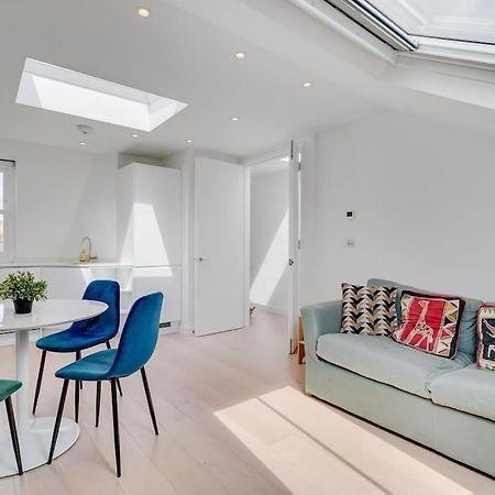 Modern 1 Bedroom Flat In Battersea Лондон Екстериор снимка