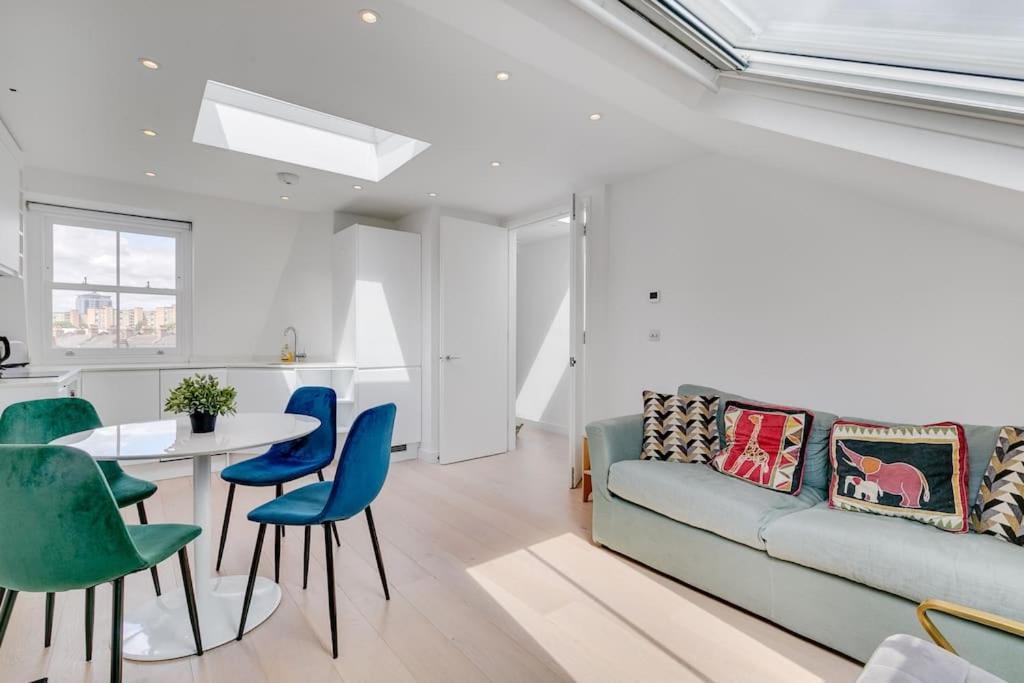 Modern 1 Bedroom Flat In Battersea Лондон Екстериор снимка